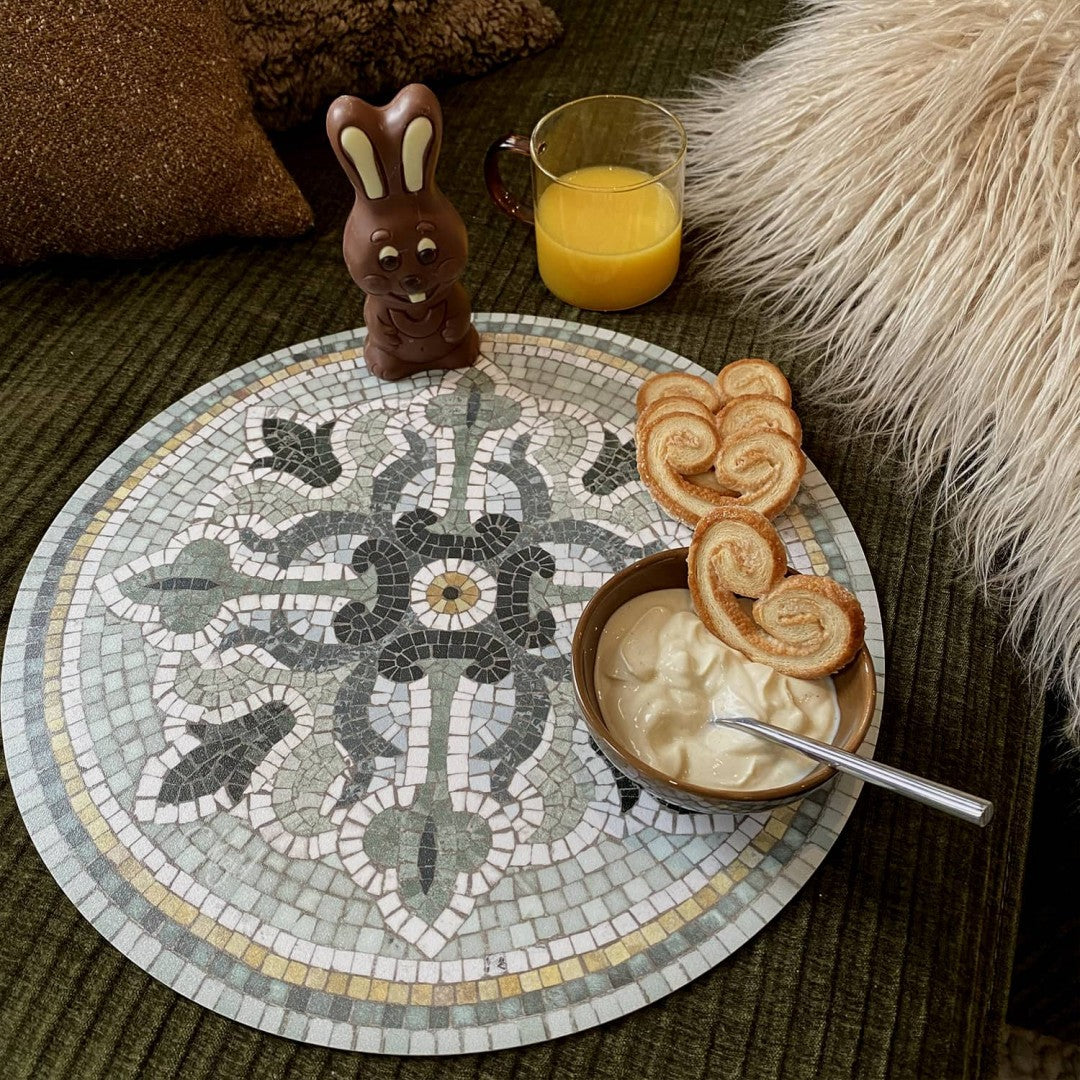 Round Mosaic vinyl placemat Amanda