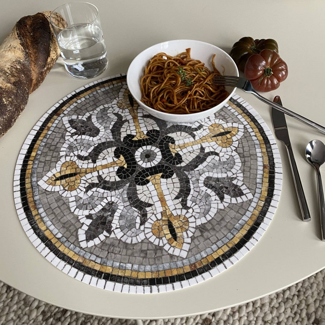 Round Mosaic vinyl placemat Sofia